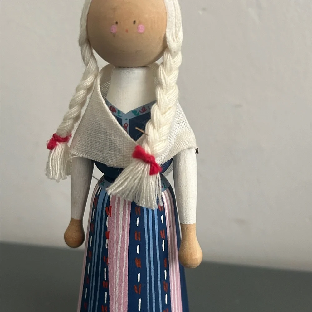 Ellerbergs, Vintage Swedish 5 inch Folk Art Doll